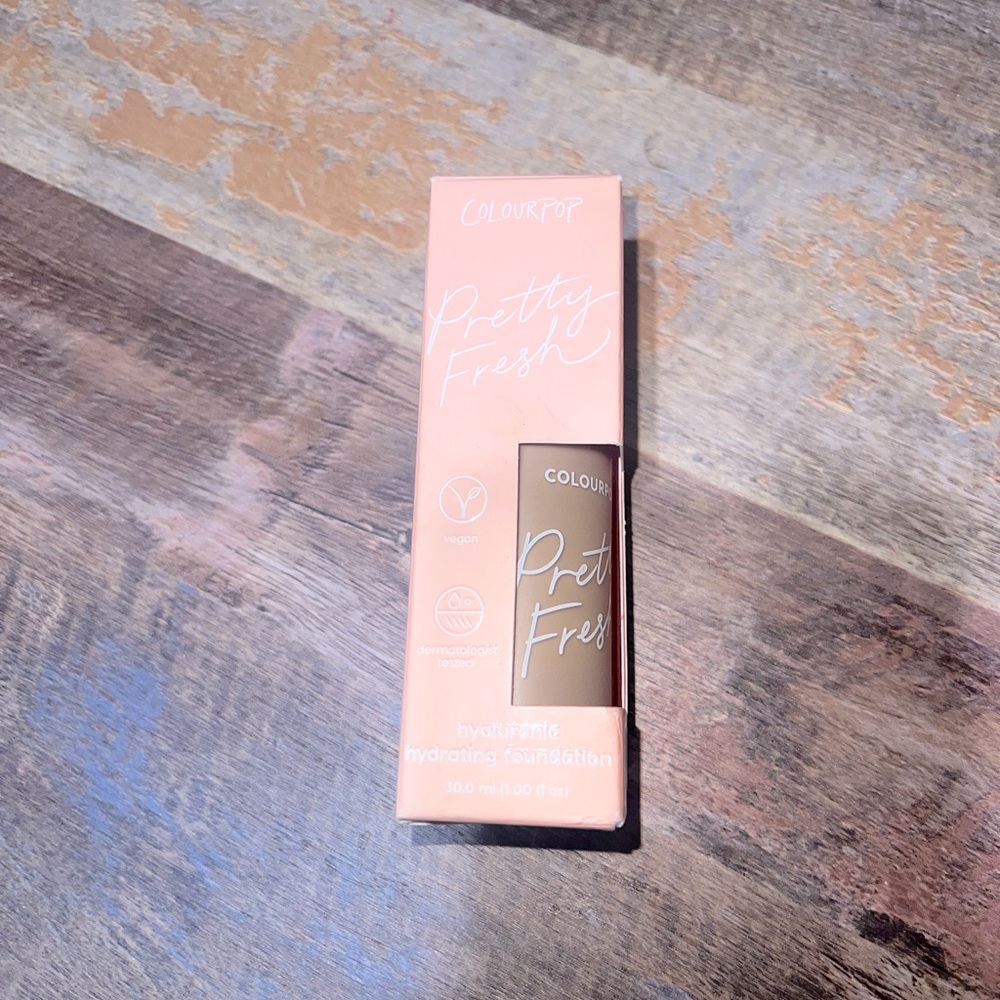 NIB Colour Pop Pretty Fresh foundation